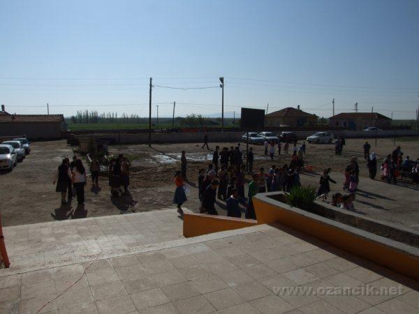 DSCF1048.JPG - Ozancık İlköğretim Okulu 23 Nisan Ulusal Egemenlik ve Çocuk Bayramı