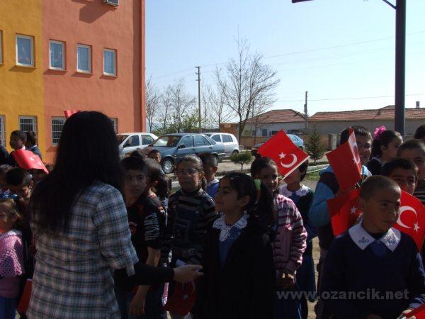 DSCF1081.JPG - Ozancık İlköğretim Okulu 23 Nisan Ulusal Egemenlik ve Çocuk Bayramı