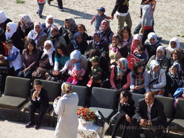 DSCF1105.JPG - Ozancık İlköğretim Okulu 23 Nisan Ulusal Egemenlik ve Çocuk Bayramı