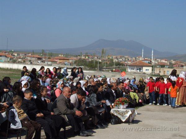 DSCF1116.JPG - Ozancık İlköğretim Okulu 23 Nisan Ulusal Egemenlik ve Çocuk Bayramı